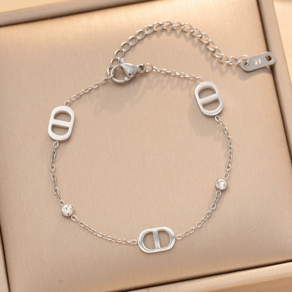 Women’s Letter D Bracelet In Titanium Steel With Real Gold Plating Retro Light Luxury Versatile Hand Jewelry