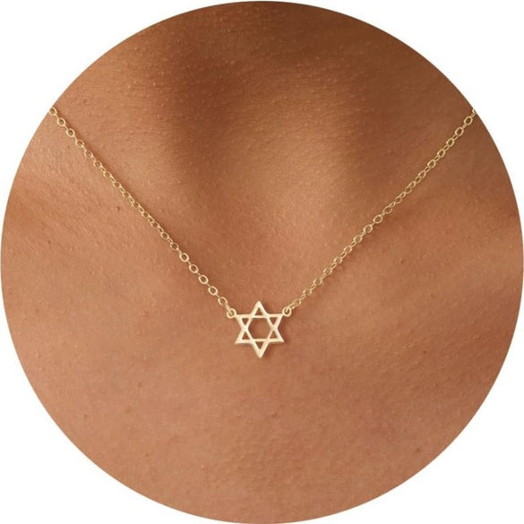 Women's Light Luxury Copper Choker Necklace With Heart Shape Pendant Electroplated Minimalist Jewelry