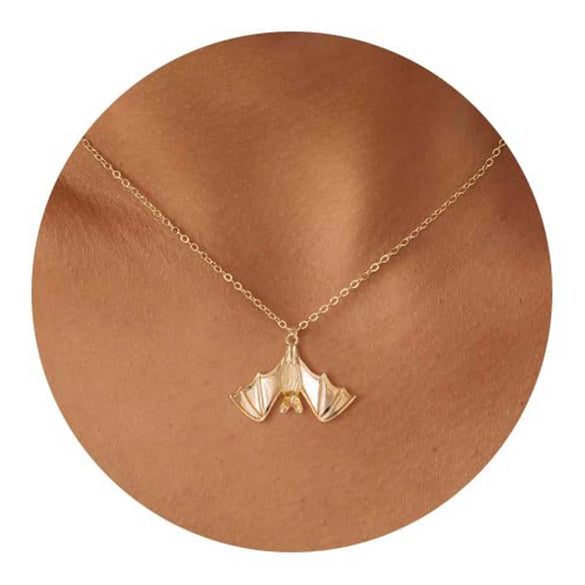 Women's Light Luxury Copper Fish Pendant Necklace With O Shaped Chain Electroplated Animal Clavicle Chain Simple Fashion Jewelry