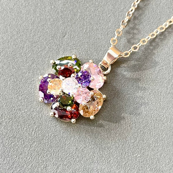 Women's Light Luxury Geometric Artificial Zircon Flower Necklace With Ochain