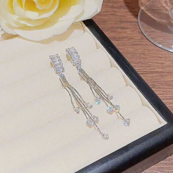 Women's Light Luxury Geometric Copper Inlaid Zircon Earrings