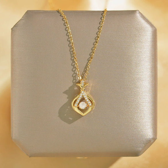 Women's Light Luxury Geometric Copper Pendant Titanium Steel Cross Chain Necklace With Diamond Design