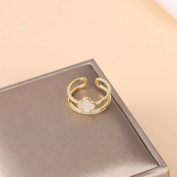 Women's Light Luxury Geometric Copper Ring With Electroplating And Four Leaf Clover Design