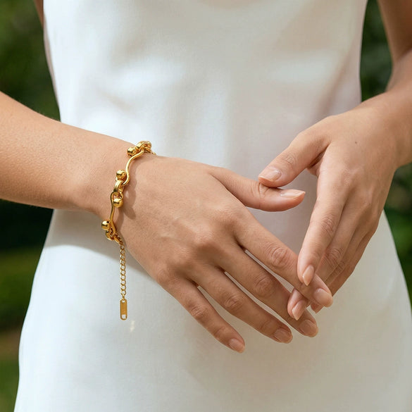 Women's Light Luxury Geometric Stainless Steel Bracelet With 18K Vacuum Plating And Elegant Thick Chain Design