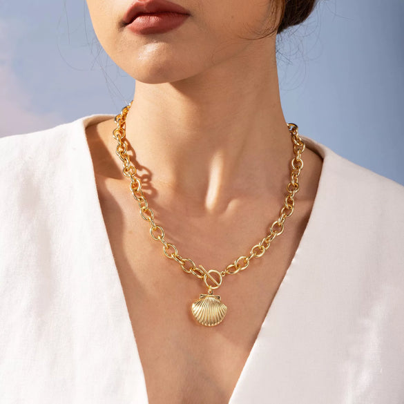 Women's Light Luxury Heart Shape Copper Pendant Necklace With Electroplated Metal Regular Chain Sweet Fashion Clavicle Chain