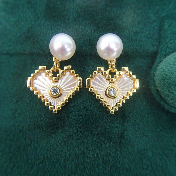Women's Light Luxury Natural Freshwater Pearl And Sea Shell Heart Earrings In S925 Sterling Silver And 18K Goldfilled