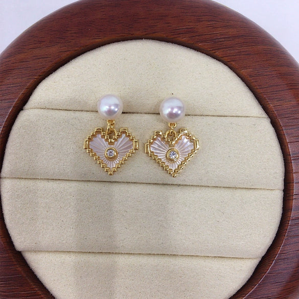 Women's Light Luxury Natural Freshwater Pearl And Sea Shell Heart Earrings In S925 Sterling Silver And 18K Goldfilled