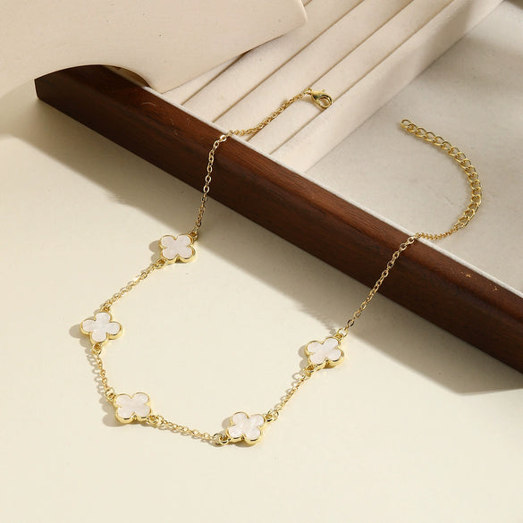 Women's Light Luxury Niche Highend Sense Fourleaf Clover Zinc Alloy Clavicle Chain Ochain Necklace With Geometric Pattern And Electroplating Treatment