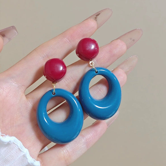 Women's Light Luxury Retro Style Zinc Alloy Geometric Circle Contrast Color Stud Earrings With Electroplating