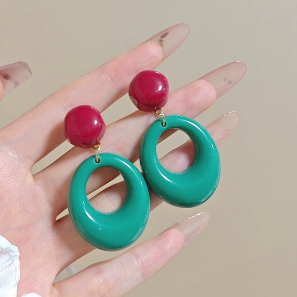Women's Light Luxury Retro Style Zinc Alloy Geometric Circle Contrast Color Stud Earrings With Electroplating
