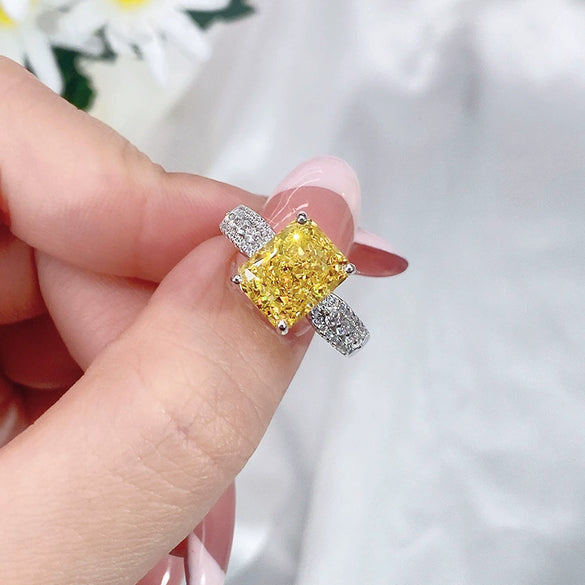 Women's Light Luxury S925 Sterling Silver Geometric Yellow Diamond Ring With Fourclaw Setting