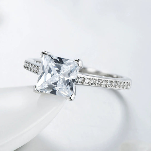 Women's Light Luxury 925 Sterling Silver Geometric Ring Set With Diamonds And Electroplated White Golden Seiko Design