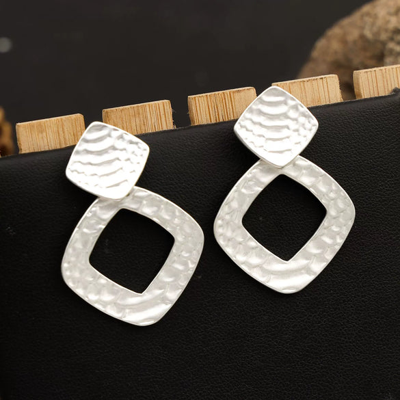 Women's Long Geometric Alloy Earrings Vintage Exaggerated Statement Jewelry For Wholesale