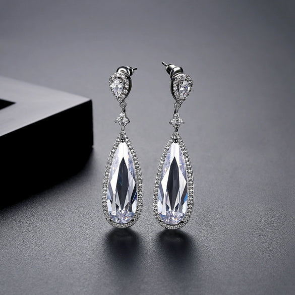 Women's Long Geometric Zircon Wedding Earrings Electroplated Copper Microinlay Dangle Earrings For Bridal Wear