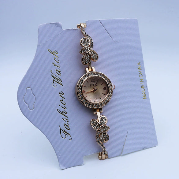 Women's Luxury Alloy Bracelet Watch With Round Dial And Quartz Movement