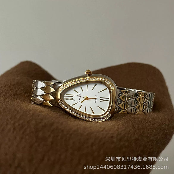 Women's Luxury Alloy Case Snake Chain Watch With Ordinary Glass Mirror And Special Shape Dial