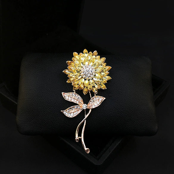 Women's Luxury Alloy Flower Brooch With Electroplating Minimalist Style