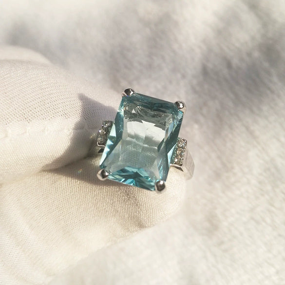 Women's Luxury Geometric Metal Ring With Topaz And Sapphire Style Diamond Look Fashion Jewelry Wholesale