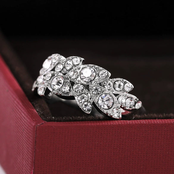 Women's Luxury Leaf Geometric Alloy Ring With White Zircon Inlay Electroplated Engagement Style Jewelry