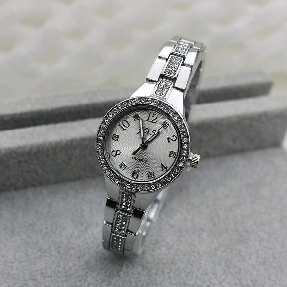 Women's Luxury Leisure Metal Quartz Watch With Round Dial And Stainless Steel Strap