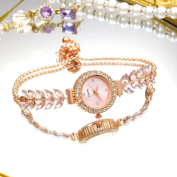 Women's Luxury Quartz Round Alloy Bracelet Watch With Mineral Strengthened Glass Mirror And Jewelry Buckle