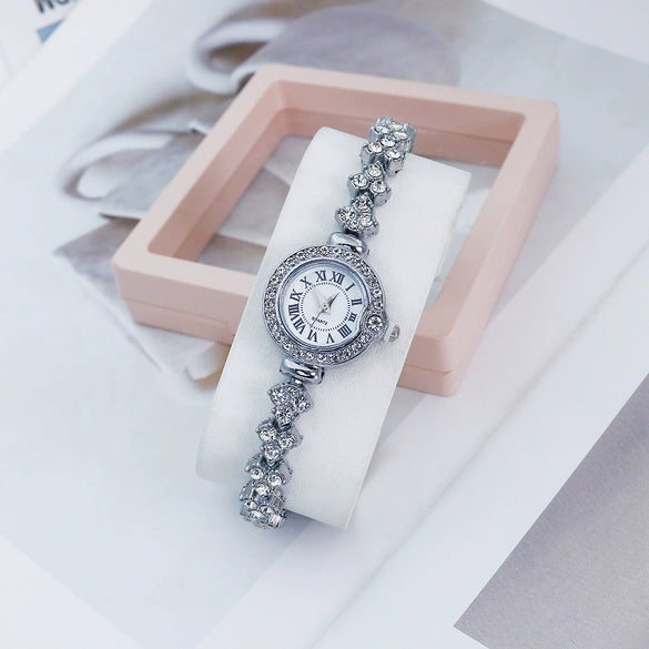Women's Luxury Round Alloy Bracelet Watch With Rhinestones And Roman Numerals