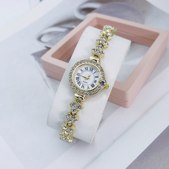 Women's Luxury Round Alloy Bracelet Watch With Rhinestones And Roman Numerals