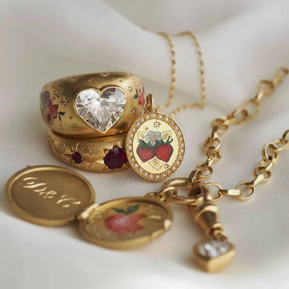 Women's Luxury Strawberry Pattern Titanium Steel Necklace With Pearl Furnace Vacuum Plating 18K Real Gold