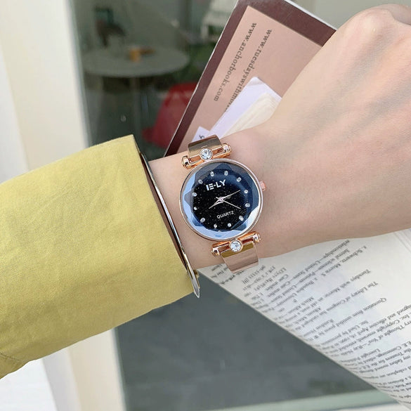 Women's Luxury Style Alloy Case Bracelet Watch With Ordinary Glass Mirror