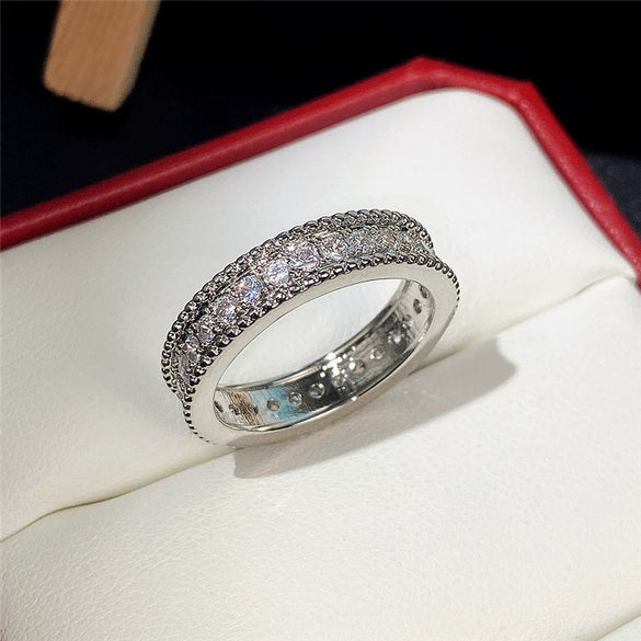 Women's Luxury Zircon Ring Copper Platinum Plated Geometric Simple Style