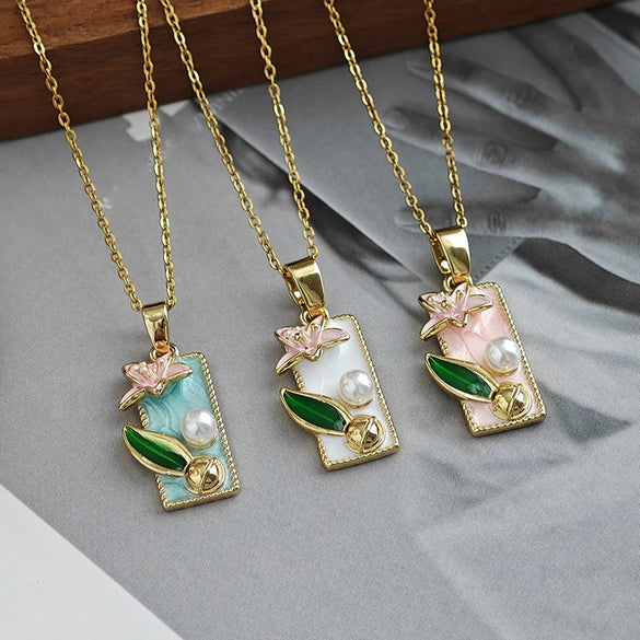 Women's Medieval Oil Painting Style Square Lily Titanium Steel Necklace With French Retro Drip Glaze Design Copper Pendant O Word Chain And Electroplating
