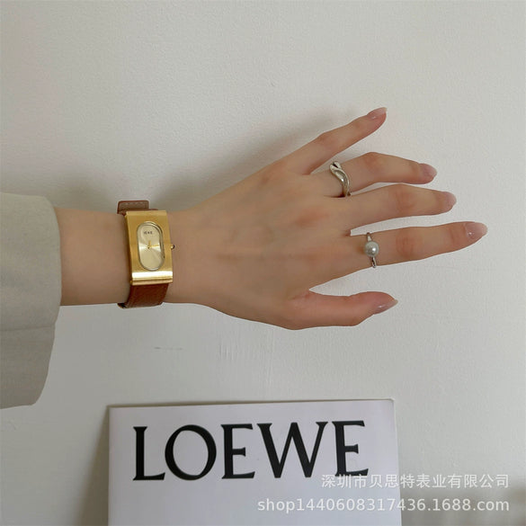 Women's Medieval Style Alloy Case Rectangular Quartz Watch