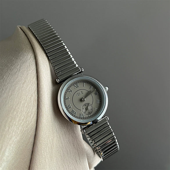 Women's Metal Alloy Band Round Dial Quartz Watch