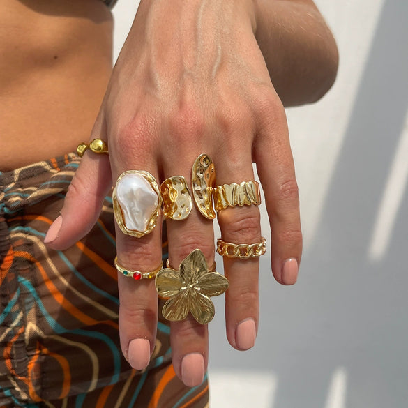Women's Metal Baroque Style Geometric And Flower Pattern Electroplated Ring With Imitation Pearl And Gemstone