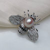 Women's Metal Brooch Accessories With Freshwater Real Pearls And Diamond Design Minimalist Style