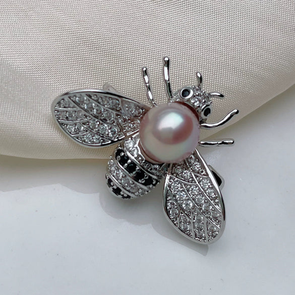 Women's Metal Brooch Accessories With Freshwater Real Pearls And Diamond Design Minimalist Style
