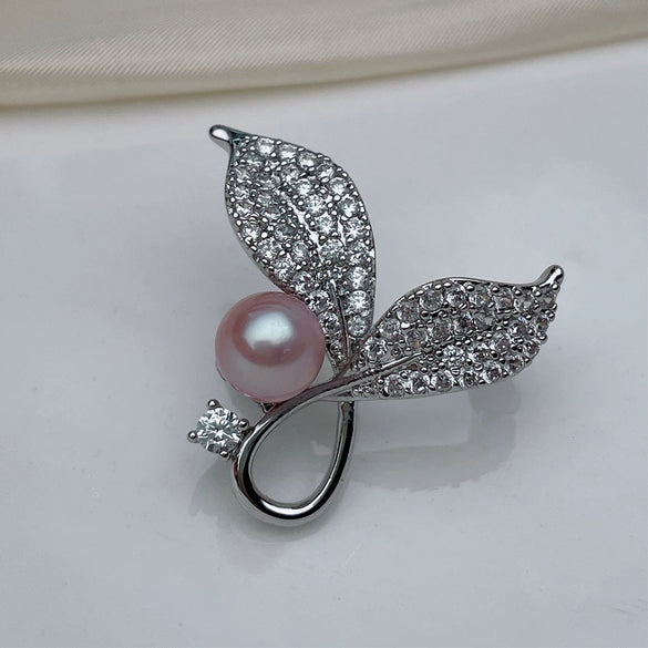 Women's Metal Brooch Accessories With Freshwater Real Pearls And Diamond Design Minimalist Style