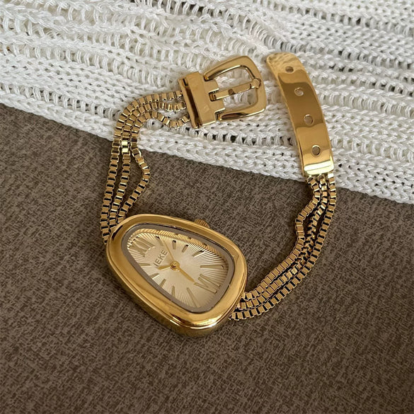 Women's Metal Case Quartz Watch With Snake Head Design And Tassel Chain Medieval Style