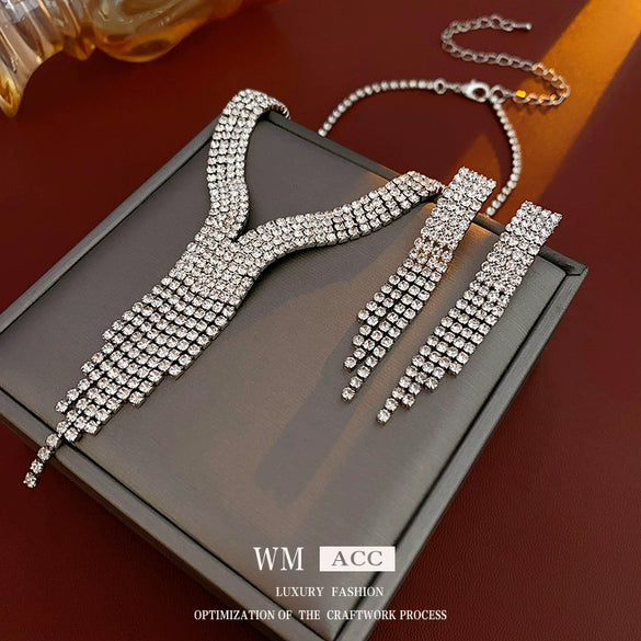Women's Metal Clavicle Chain Jewelry With Diamondencrusted Water Drop Tassel And Zircon Pendant Natural Style