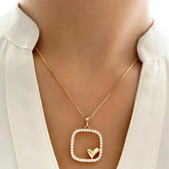 Women's Metal Heart Shaped Geometric Ins Style Electroplated Clavicle Chain Necklace