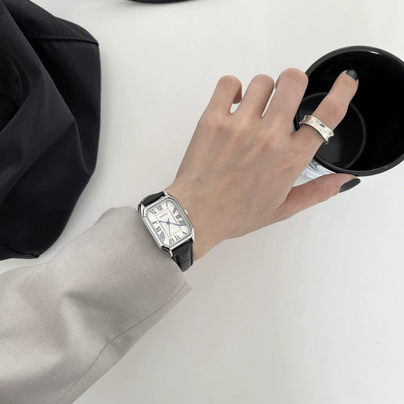 Women's Metal Rectangular Retro Roman Dial Quartz Watch Simple Elegant Leisure Style