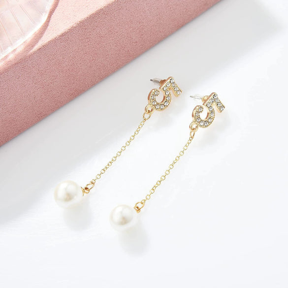 Women's Minimalist Electroplated Copper Pearl Earrings With Letter Text Design Elegant Versatile Style