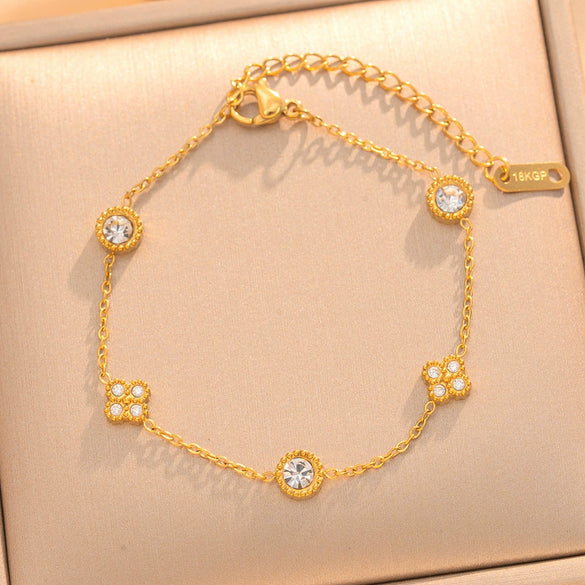 Women's Minimalist Floral Circle Zircon Bracelet In Gold Plated Titanium Steel With Light Luxury Fashion Design