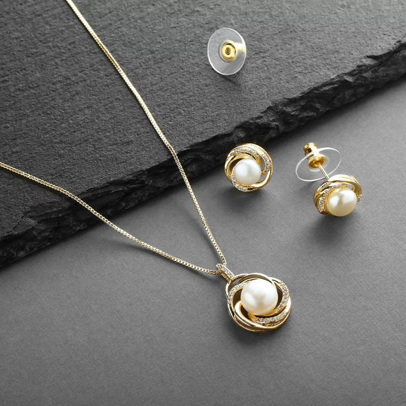 Women's Minimalist Geometric Pendant Necklace And Earring Set With Imitation Pearl And Yew Wood Electroplated Gold Tone Old Money Style Jewelry