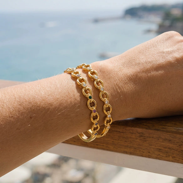 Women's Minimalist Openwork Stainless Steel Bracelet With Zircon Inlay And 18K Gold Plated Finish Wholesale Jewelry