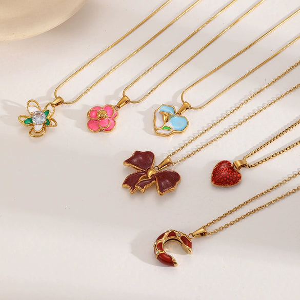Women's Minimalist Stainless Steel And Titanium Steel Love Pendant Necklace With Snake Bone Chain And Heart Shape Dripping Oil Design