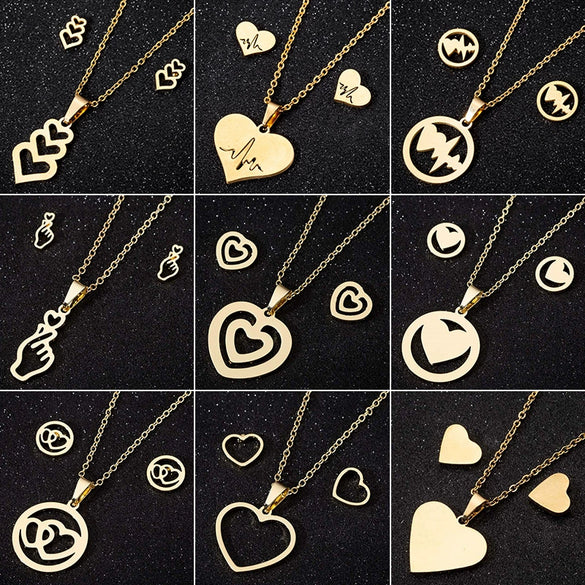 Women's Minimalist Stainless Steel Heart Pendant Necklace With Electroplated Ochain Design
