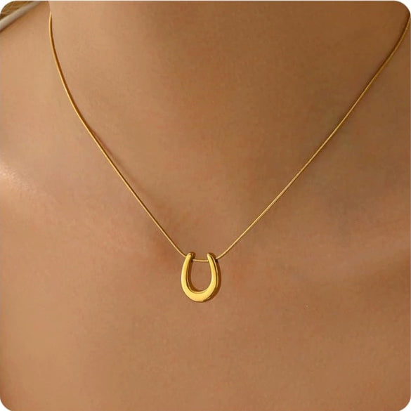 Women's Minimalist U Shaped Copper Pendant Necklace With Electroplated Elegant Fashion Jewelry In Old Money Style
