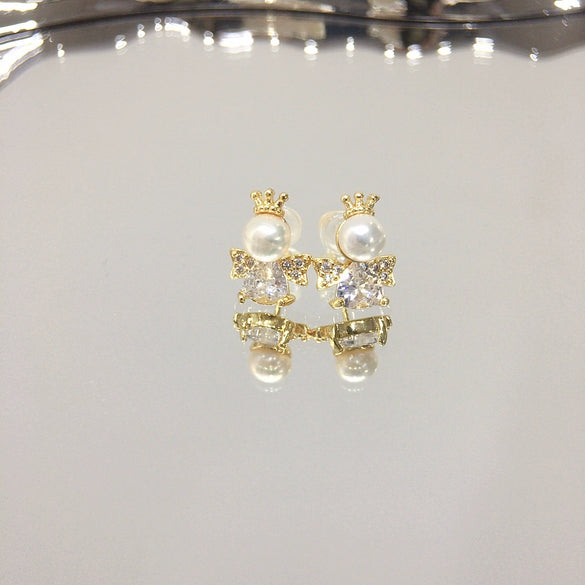 Women's Natural Freshwater Pearl And Zircon Earrings With Oblate Shape