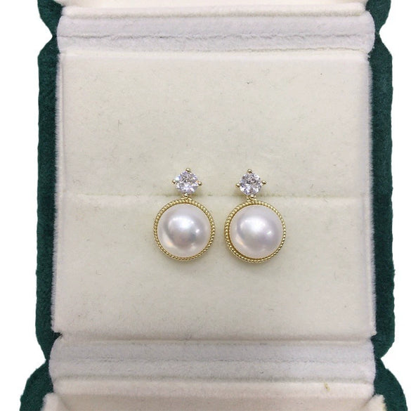 Women's Natural Freshwater Pearl Earrings Fashion Flat Round And Bun Round Shape
